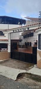 Calle principal Via San Homero Quinta tipo tounhouse, Los Teques, Miranda 1204, Venezuela