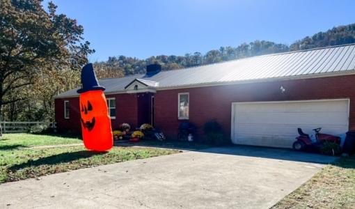 2728 South Lake Drive, Prestonsburg, 肯塔基州 41653, 美国