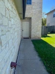 1017 Christopher Ave B, Round Rock, Texas 78681