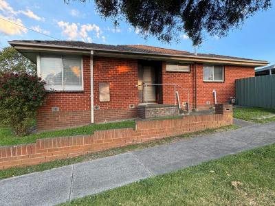 2/2 Garside Street, Dandenong, VIC 3175, Australia
