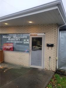 1632 R Constitution Blvd, Arnold, Pennsylvania 15068, USA