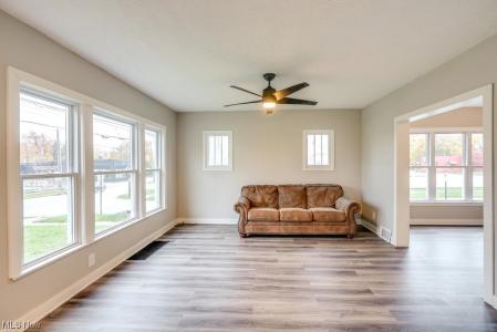 310 Broad Street, Wadsworth, Ohio 44281, USA