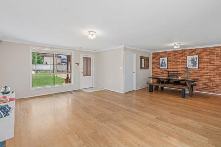 13A Lindeman Crescent, Green Valley, NSW 2168, Австралия