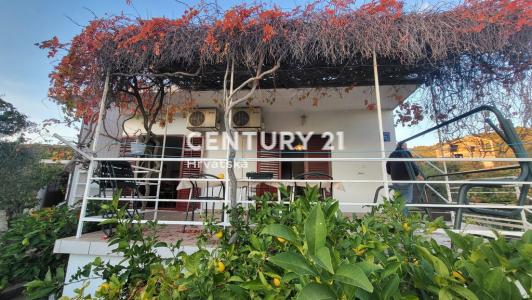 Marina, Vinišće, Yachthafen, Splitsko-dalmatinska Županija 21226, Kroatien