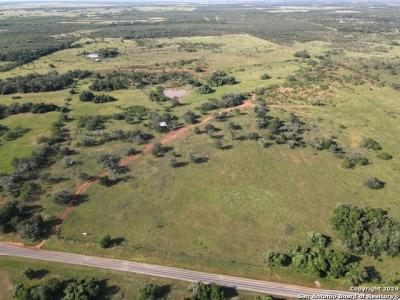 9912 Fm 1681, Nixon, Texas 78140