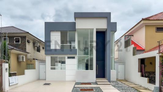 Urb. El Condado sn, Guayaquil, Guayas 00001, Ecuador