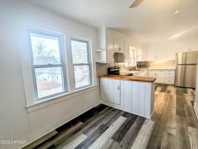 978 Main Street, Newfoundland, Пенсильвания 18445, Соединенные Штаты