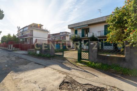 Via Traversa V, Mascali, Sicilia 95016, Italien