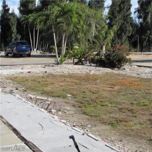7187 Drum Drive, St James City, Florida 33956, USA