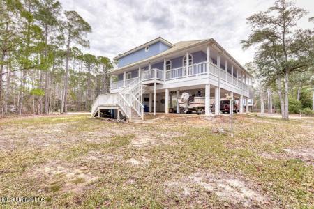 103 Holly Point, Pass Christian, Mississippi 39571, Estados Unidos