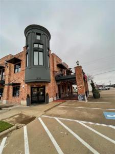 300 N 8th Street, Midlothian, Texas 76065