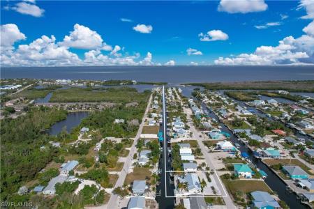 16091/093 Porto Bello Street, Bokeelia, Floryda 33922, USA