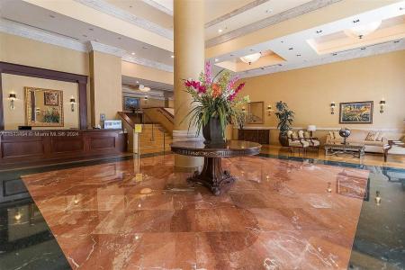 8390 SW 72nd Ave 110, Miami, Florida 33143, Stati Uniti