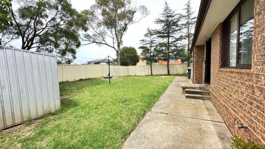 2 Thurso Place, St Andrews, NSW 2566, Austrália