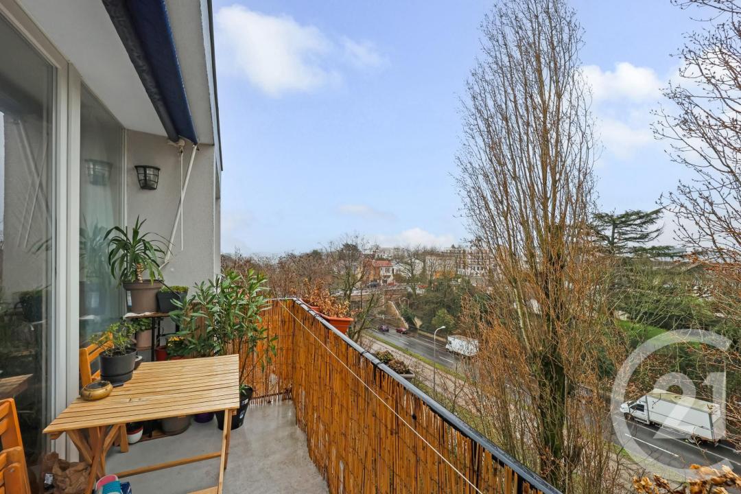 Chatillon, Île-de-France 92320, アキタン