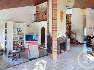Elne, Languedoc-Roussillon 66200, 法国
