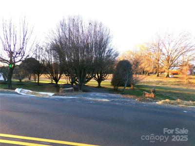 S Love Chapel Road, Stanfield, Caroline Du Nord 28163, États-Unis