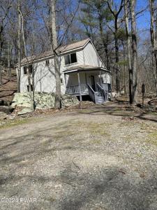 227 Falling Waters Boulevard, Lackawaxen, Pennsylvania 18435, USA