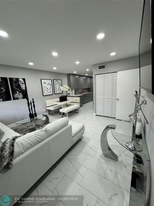251 NW 76 204, Margate, Florida 33063, USA