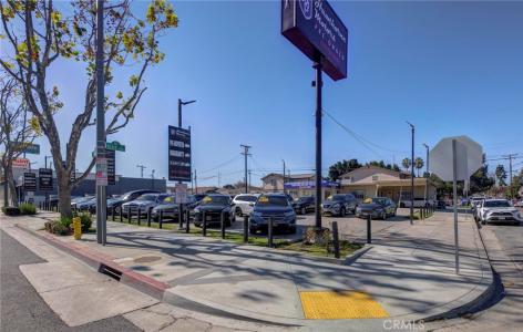 16301 W Hawthorne Boulevard, Lawndale, California 90260, USA