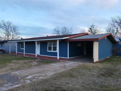 623 W Mesquite Street, Jacksboro, Texas 76458, USA