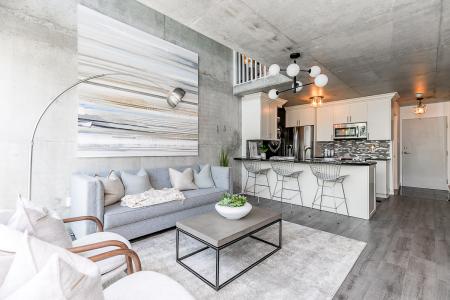 954 King Street West, Toronto, Ontario M6K 3L9, Canada