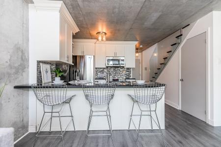 954 King Street West, Toronto, Ontario M6K 3L9, Canada