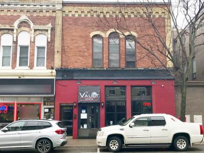 102 Brock St S, Whitby, Ontario L1N 4J8, Canadá