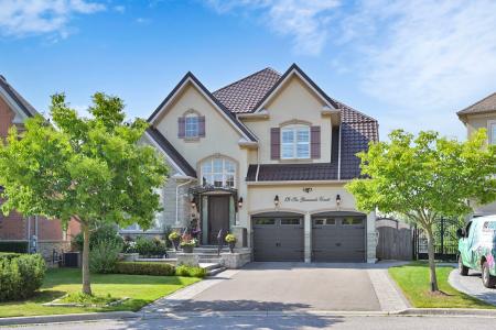 19 Sir Giancarlo Crt, Vaughan, Ontario L6A 0C6, Canada