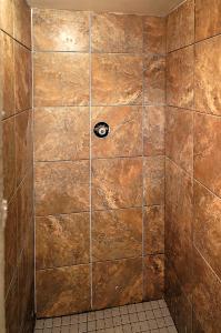 358 Selkirk Ave, Winnipeg, Manitoba R1A 0G6, Canada