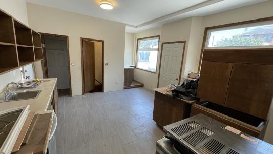 358 Selkirk Ave, Winnipeg, Manitoba R1A 0G6, Canada