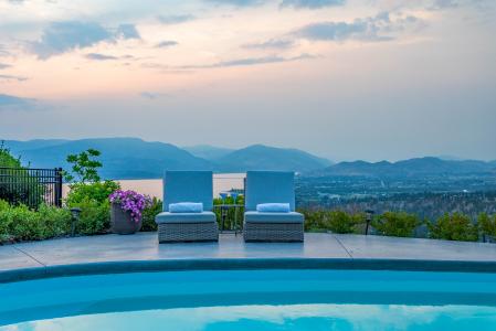 936 Lamont Lane, Kelowna, British Columbia V1W 5J1, Canada