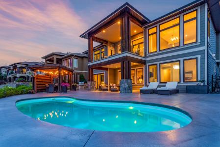 936 Lamont Lane, Kelowna, Colúmbia Britânica V1W 5J1, CANADÁ
