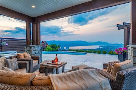 936 Lamont Lane, Kelowna, Colúmbia Britânica V1W 5J1, CANADÁ