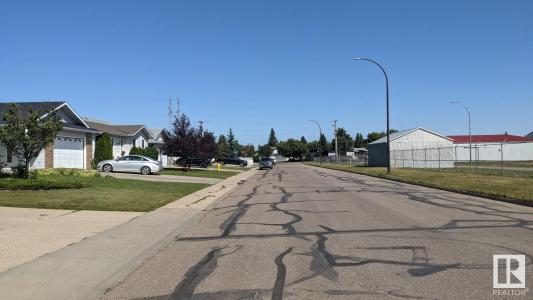 4414 48 ST, Vegreville, Alberta T9C 1A9, Canada