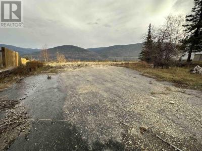 22 GRAYLING CRESCENT, Mackenzie, British Columbia V0J 2C0, Canada