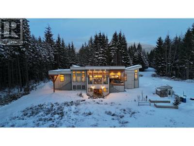 69 ELDERBERRY STREET, Kitimat, Colúmbia Britânica V8C 0A9, Canadá