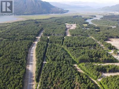 323 LOGANBERRY AVENUE, Kitimat, British Columbia V8C 0B6, Canada