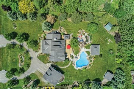 27 WENEIL DRIVE, Hamilton, Ontario L8B 0Z6, Kanada