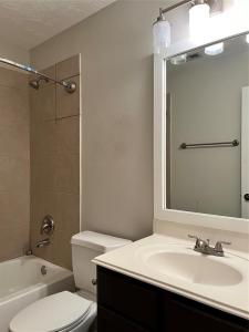 2207 Diamond Crest Drive, Missouri City, Texas 77489, USA