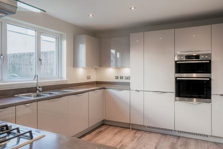 New Home, イギリス