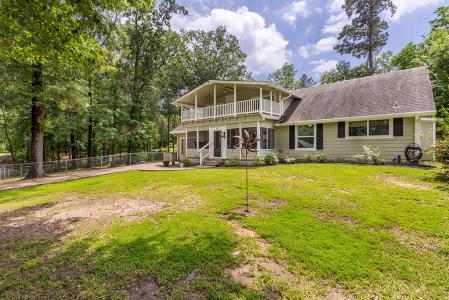151 CR 4717, Broaddus, Texas 75929, USA