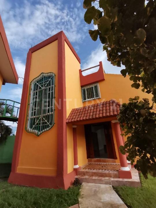 Single Family House For Sale, 45 Avenida entre 1a Sur y Adolfo Rosado