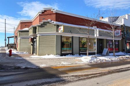 400-402  Rue LaFontaine, Rivière-du-Loup, Quebec G5R 3B4, Canada