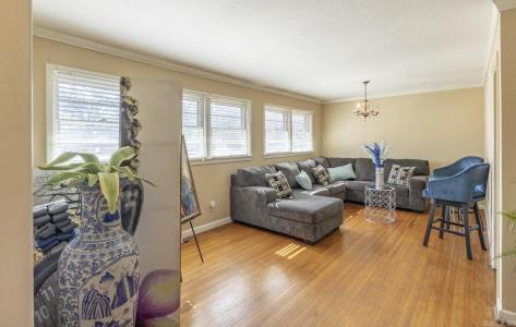 7010 W Markham Street, Little Rock, Arkansas 72205
