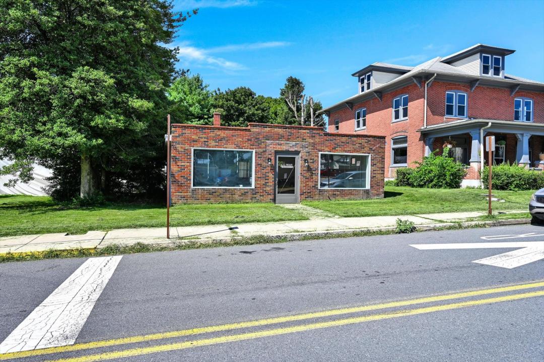 32 N Main St, Topton, Pennsylvania 19562, Estados Unidos