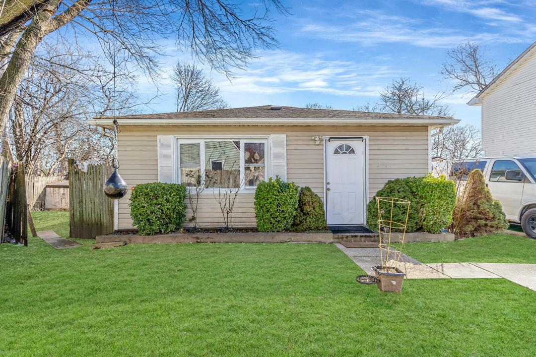 1002 Park Ave, Westbury, Nova Iorque 11590, Estados Unidos