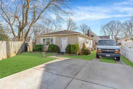1002 Park Ave, Westbury, Nova Iorque 11590, Estados Unidos