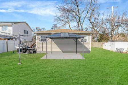 1002 Park Ave, Westbury, Nova Iorque 11590, Estados Unidos