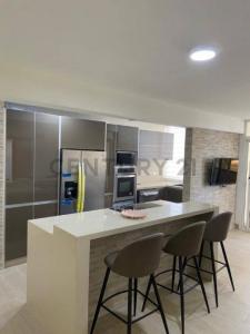 Av. Daniel Camejo Octavio Conjunto Residencial Pelicano Edf La Goleta, Lechería, Anzoategui 601Y, Venezuela